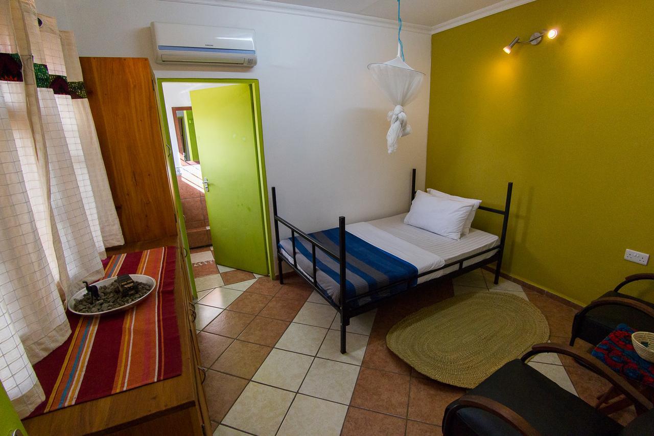 We Travel Hostel Moshi Exterior foto